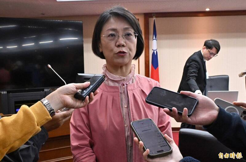 演習降速不是斷網! 翁曉玲稱「手機無法上網傳訊」 網炸鍋:別造謠