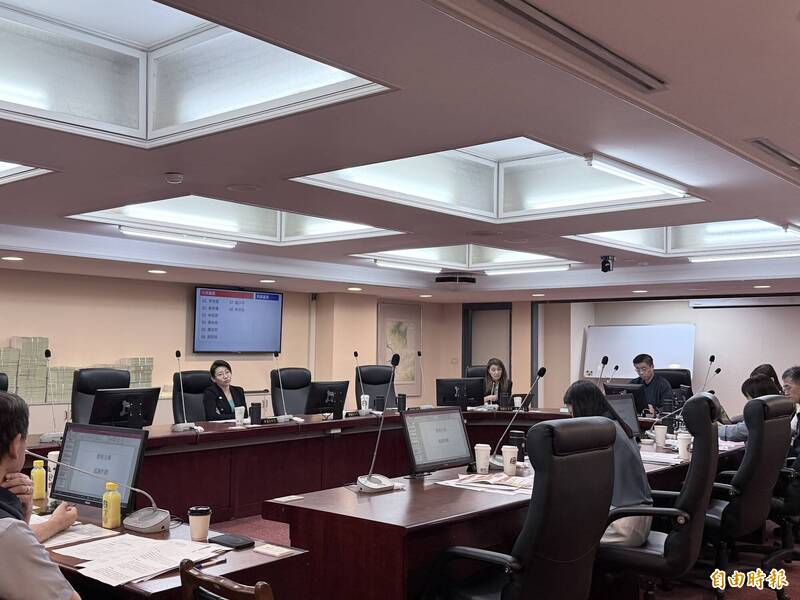 夏莉絲專案報告遭退回 簡舒培：檢舉附照片仍查無異狀？