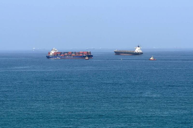 巴拿馬貨輪硬闖海上封鎖線 遭美軍地獄火飛彈襲擊