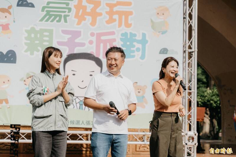 綠營參選人指李四川團隊人員在幼兒園門口抽菸 李四川競辦否認