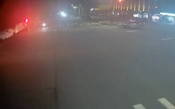 警車追逐鬼擋牆?台中騎士違規「神操作」閃躲 罰600慘變4萬8