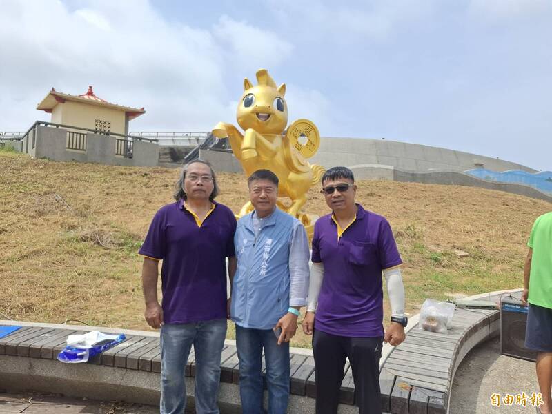 湖西鄉成功社區新地標 金幣馬風光開幕