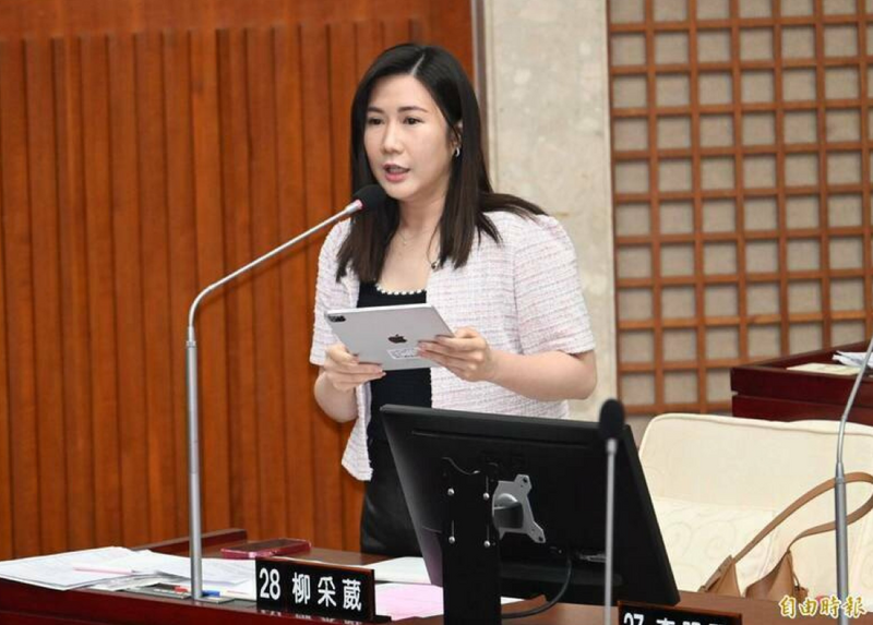 柳采葳稱台北市民防範針孔與偷拍是日常 周軒酸:瘋起來連蔣萬安都打