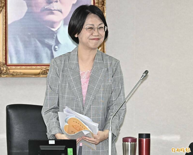 幾天前也被韓國瑜當眾訓斥! 翁曉玲臉書發傅崐萁照片幫駁偷懶