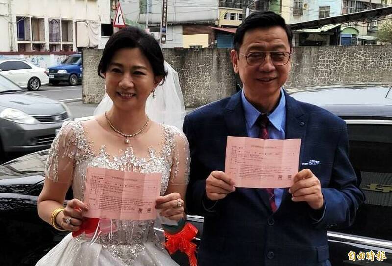 屏東縣美女議員宋麗華涉詐遭聲押 蘇清泉疑財損數千萬