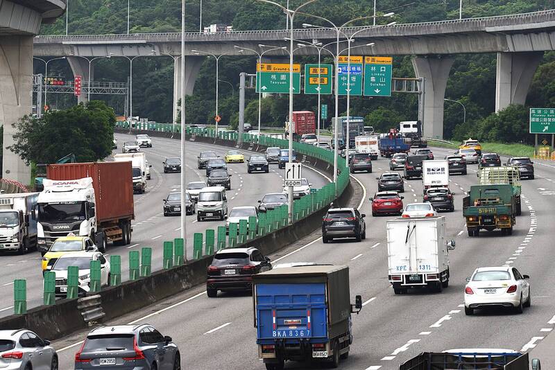 貨物上國道沒捆牢 最高罰1.8萬元「處理費另算」