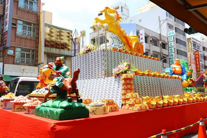 「城隍開恩、全嘉開普」 2千萬新台幣堆砌「金馬」進諸羅城