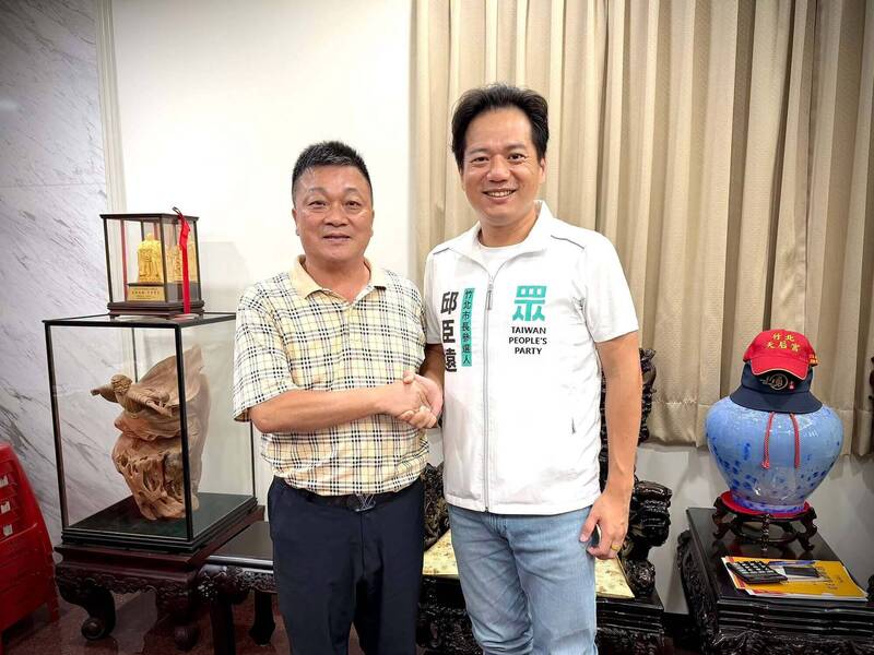 竹北市長選舉》邱臣遠拜訪林啟賢 同心支持藍白合