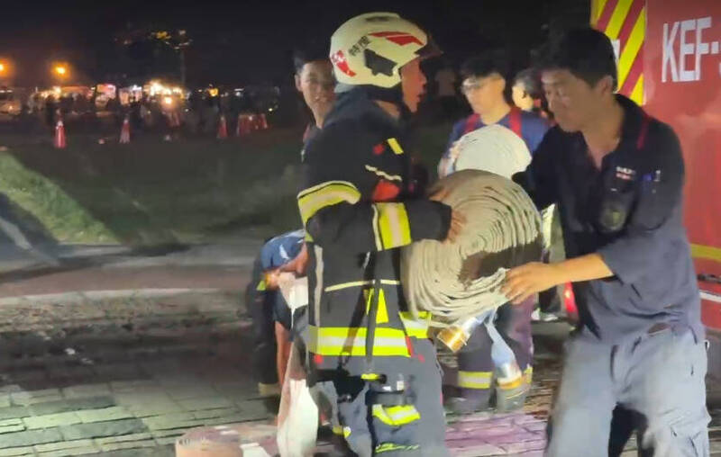台東熱氣球光雕秀傳意外!施放煙火引燃森林公園 警消灌救