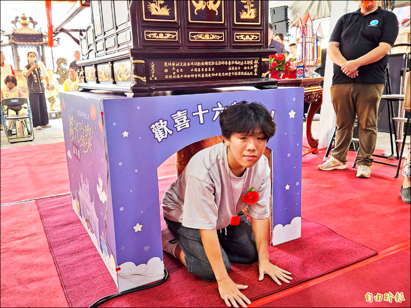 竹市七夕「做16」 循百年古禮輭轎腳