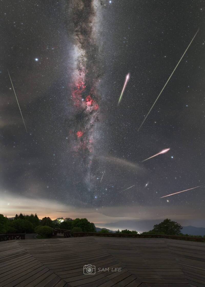 阿里山英仙座流星雨大爆發 絕美星空照引熱烈迴響