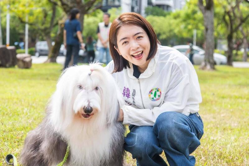 宜蘭市重陽禮金加倍 綠營參選人韓瑩表達肯定