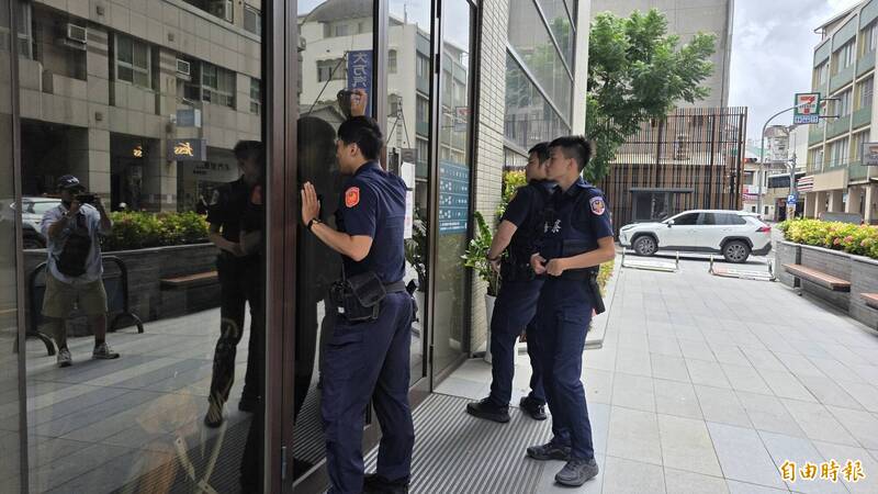 陳幸妤婚變 媒體守候趙診所前 診所報案