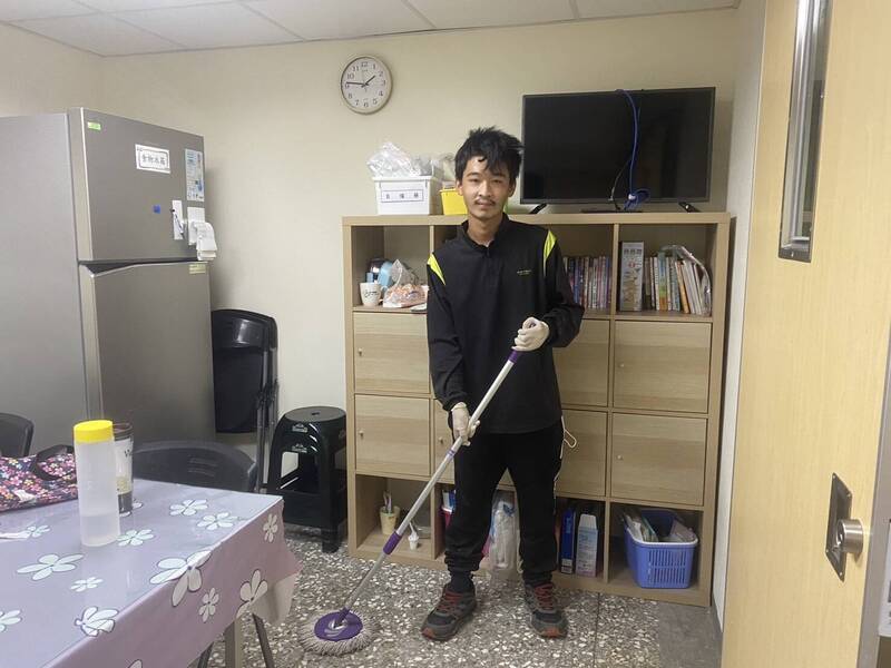嘉義身障青年待業5年不放棄 模擬面試練百遍穩定就業逾2年