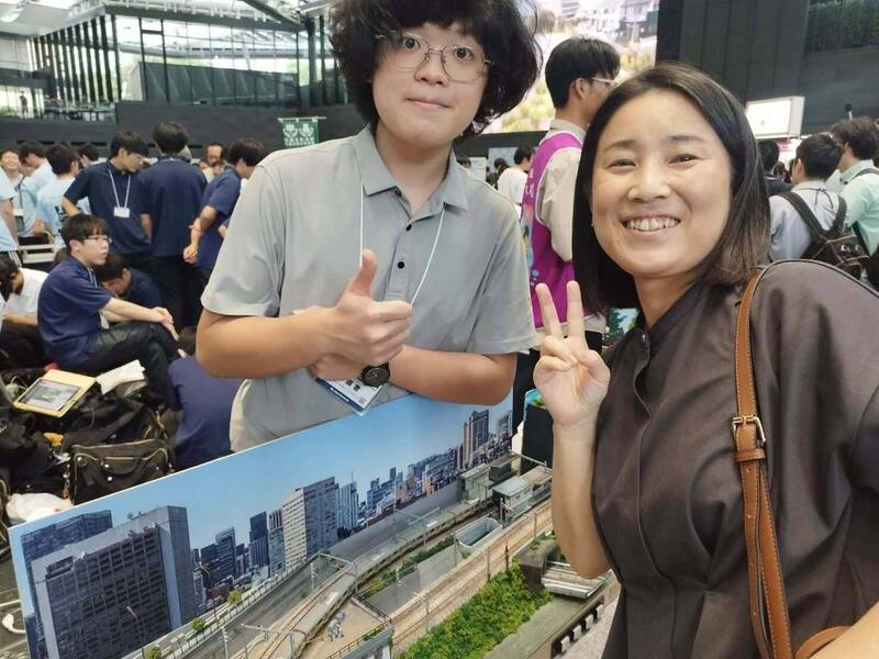 嘉女AI實驗班學生赴日奪2獎 微縮「御茶之水」車站驚豔評審