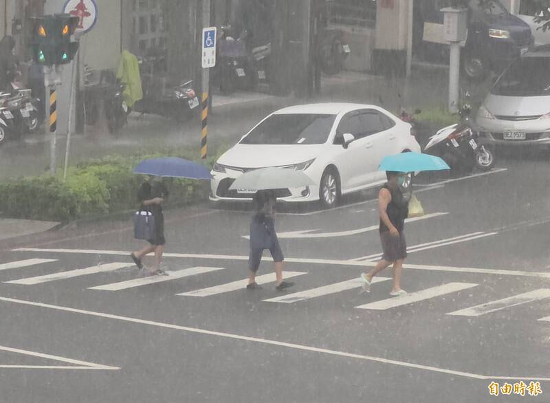 高雄今晚雨勢變大、明天更強 雨要下到這天