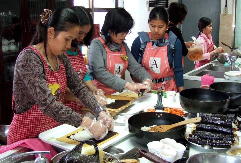 俄網站刊廣告仲介北韓女工 40人擅長「包飯捲」須團進團出