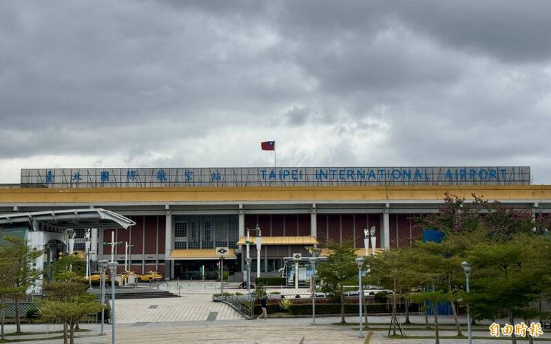 雷雨影響 松山機場暫停地面作業