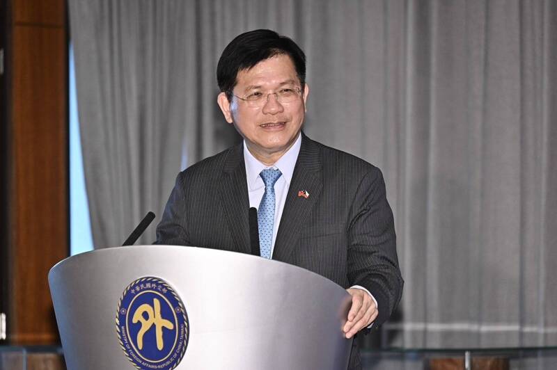 入境烏干達遭「一中」刁難 林佳龍:非必要別前往高風險地區