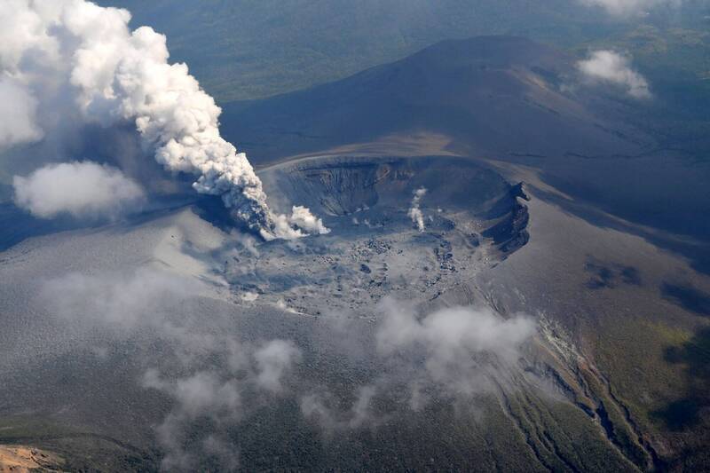 日本阿蘇山噴發警戒升至第3級 局部地區禁止進入