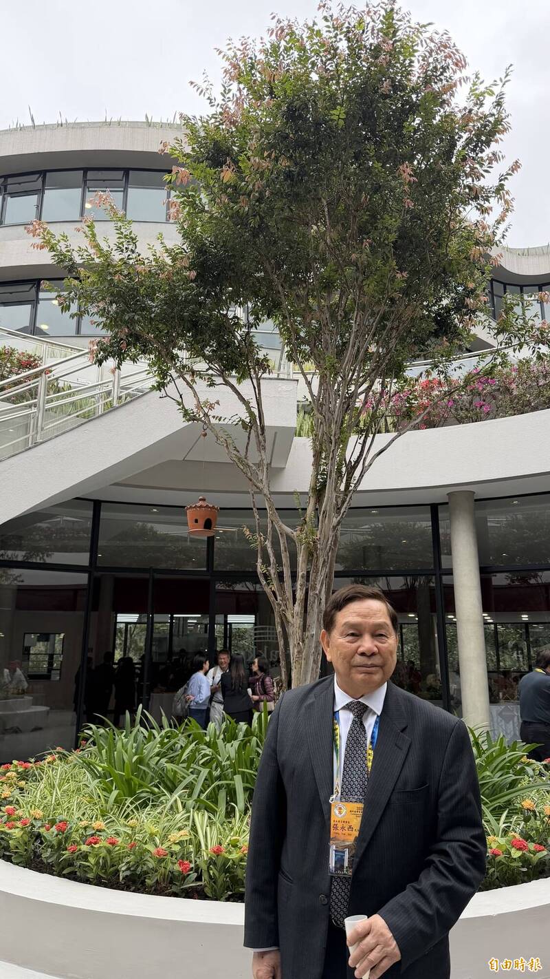 張永西為客家緣樓奉獻心力。（記者謝如欣攝）