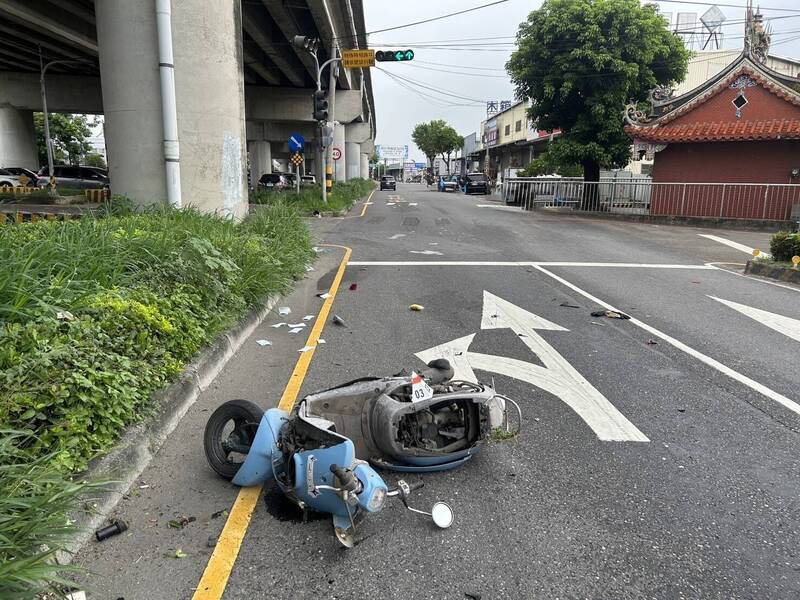 霧峰機車、廂型車猛烈碰撞 騎士88歲翁噴飛送醫不治