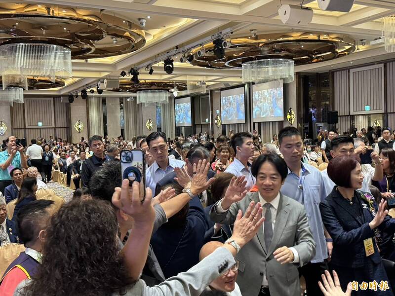 中國威脅日益嚴重 賴總統同濟會喊話「大家免驚喔!」:我站在第一線