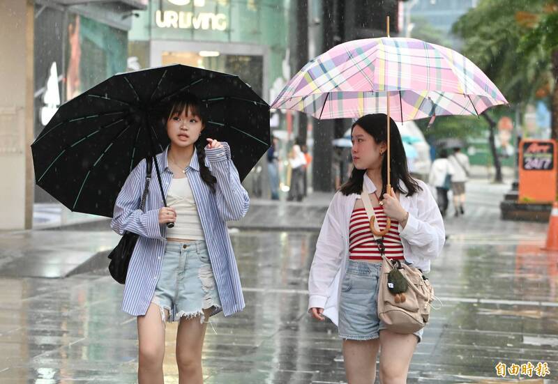 週日南部溼答答 午後山區、北部慎防豪大雨