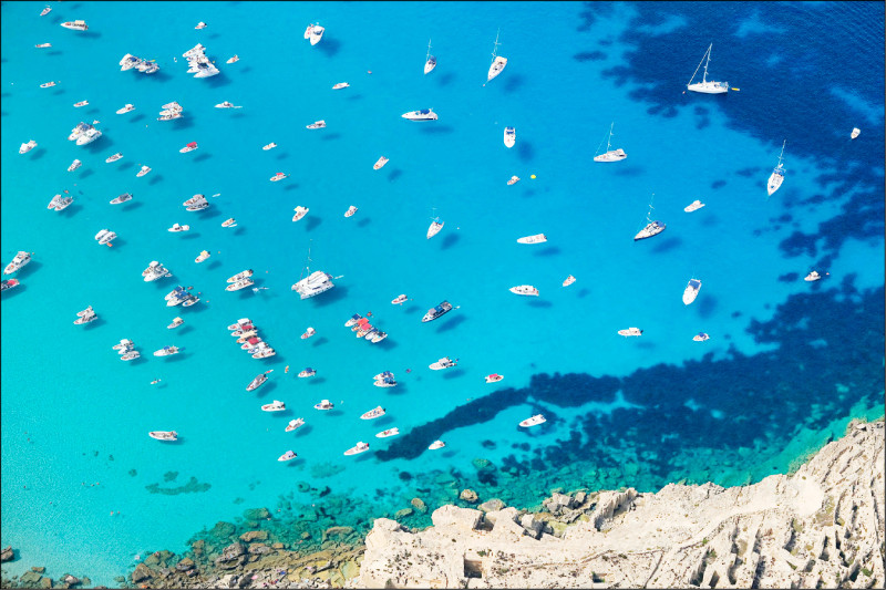 中英對照讀新聞》As Nolan’s "Odyssey" draws global audiences, Sicily’s Favignana braces for film tourism諾蘭的"奧德賽"吸引全球觀眾之際 西西里的法維尼亞納為電影觀光做準備