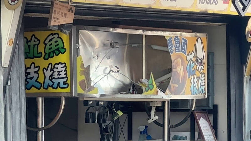 花蓮東大門夜市驚見攤位遭砸 雙方各執一詞