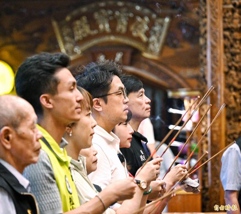 蔣萬安稱「賣鳳梨釋迦就變賣台？」 沈伯洋批：喜歡造謠不可取