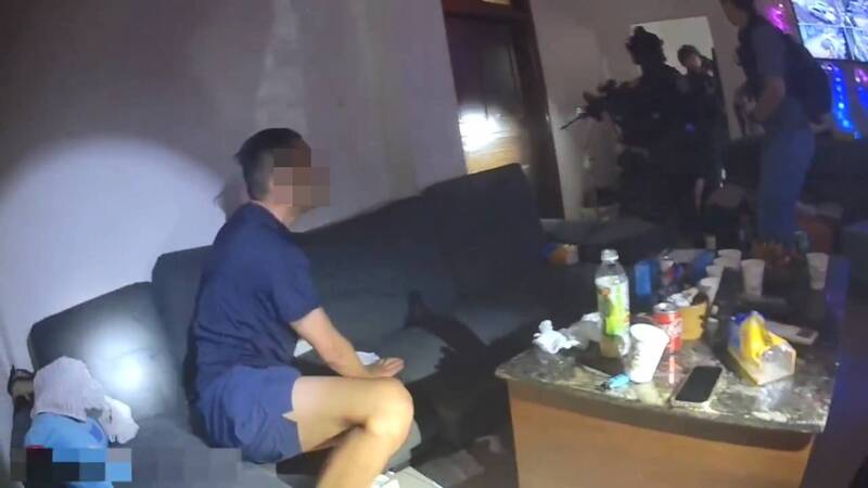 毒駕追出依托咪酯分裝場藏民宅 北市警1日抄2毒窟逮藥頭