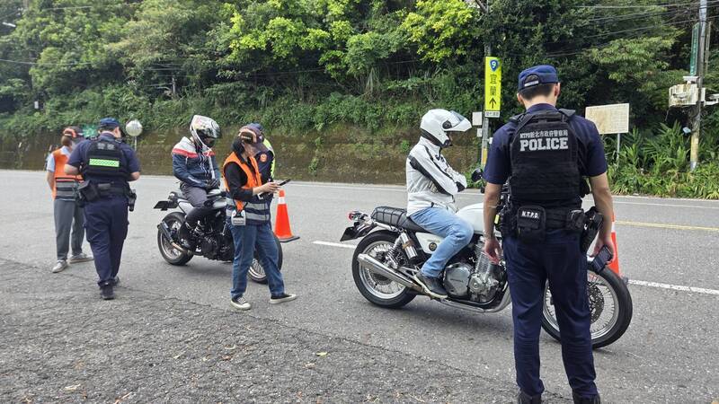 北宜公路嚴防改裝車競速滋擾 連2日聯合稽查開出25張罰單