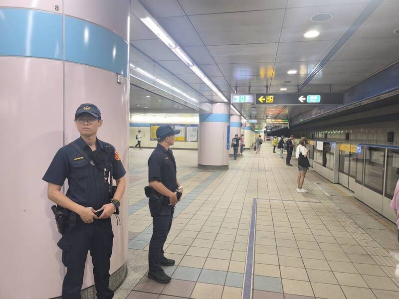 捷運三鶯線全時段試營運  新北警沿線部署安全防護網
