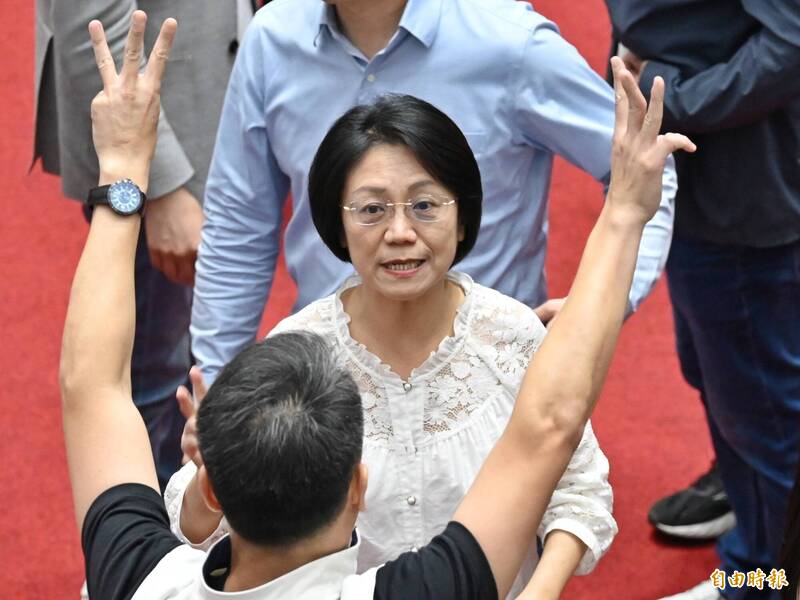 李遠痛心藍白全刪文化部媒宣費 翁曉玲:280億很難做事?
