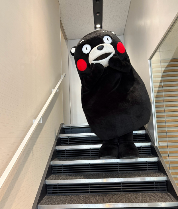 熊本熊震災後恢復活動！ 探訪避難所帶來歡笑