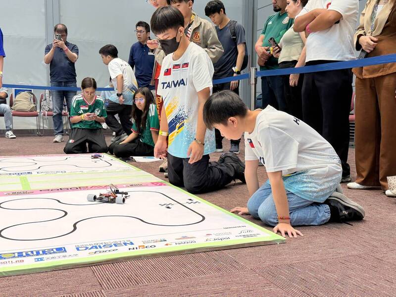 世界機器人大賽 高雄團隊勇奪3冠軍2亞軍