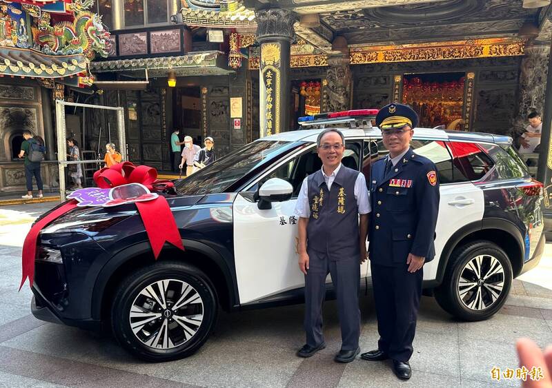 多輛警車追捕毒駕受損 基隆議長牽線在地宮廟捐百萬級警車