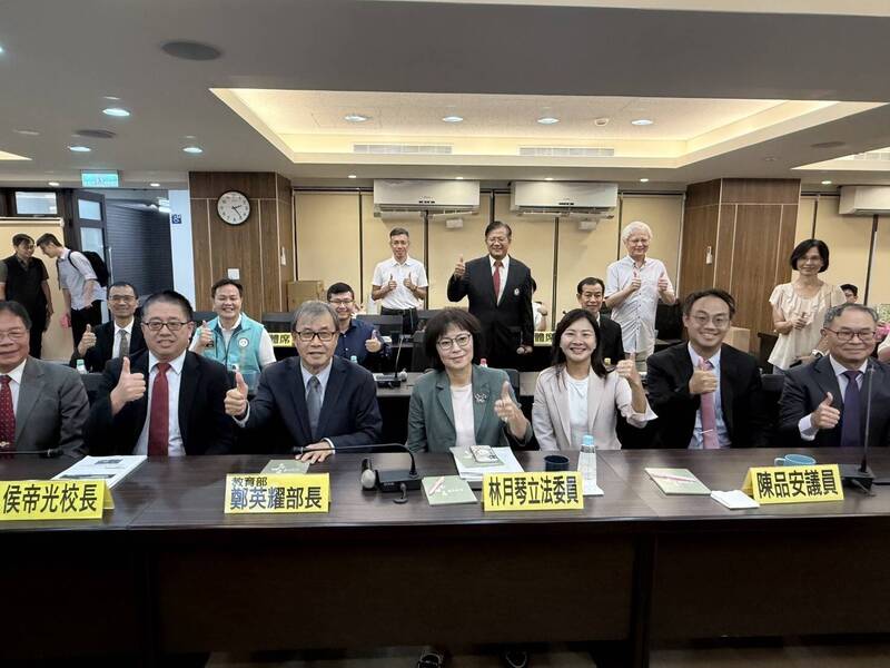 鄭英耀三度訪苗挺教育 陳品安:將苗栗打造為國際高科技人才基地
