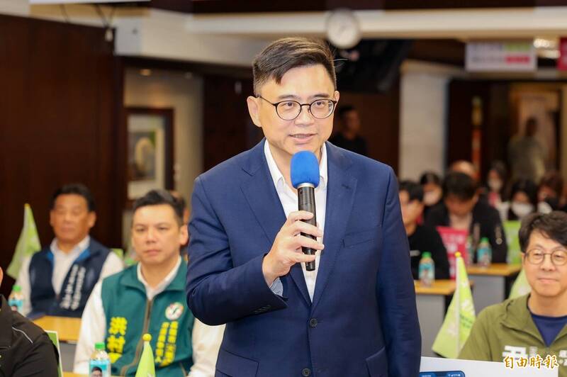 國務機要費全刪凍「衝擊弱勢月餅訂單」 賴瑞隆捐20萬認購500盒