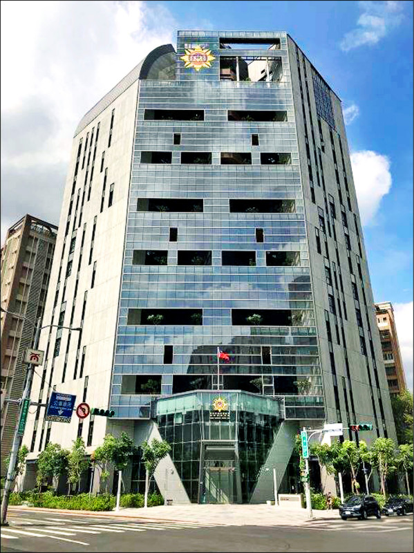 師父警酒駕改當房仲 害模範警洩個資收押