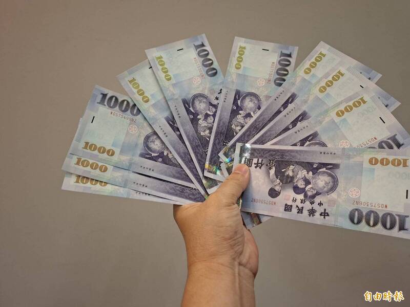賴總統宣布全民普發1萬 黃國昌立刻跳腳回應
