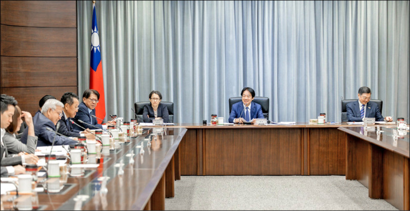 聽取明年總預算報告 賴清德揭5大重點任務》國防及中央補助地方 雙破兆元