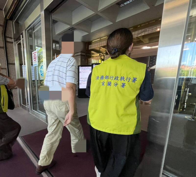 詐貸11億判12年 基隆營造大亨又欠518萬勞保費被管收