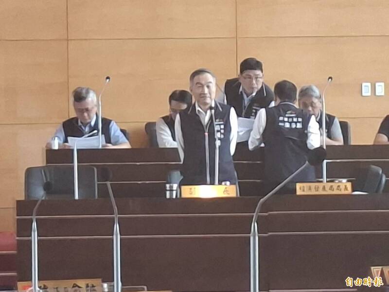 副市長黃國榮認為台中市長參選人要普發現金要慎重。（記者蘇金鳳攝）
