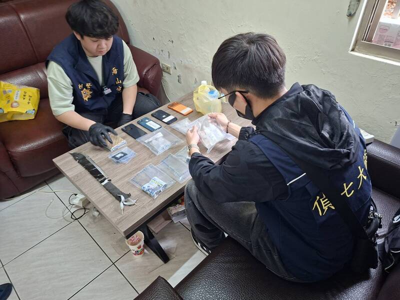 竹聯幫明仁會勾結旅行社仲介赴柬詐騙機手 20人遭逮