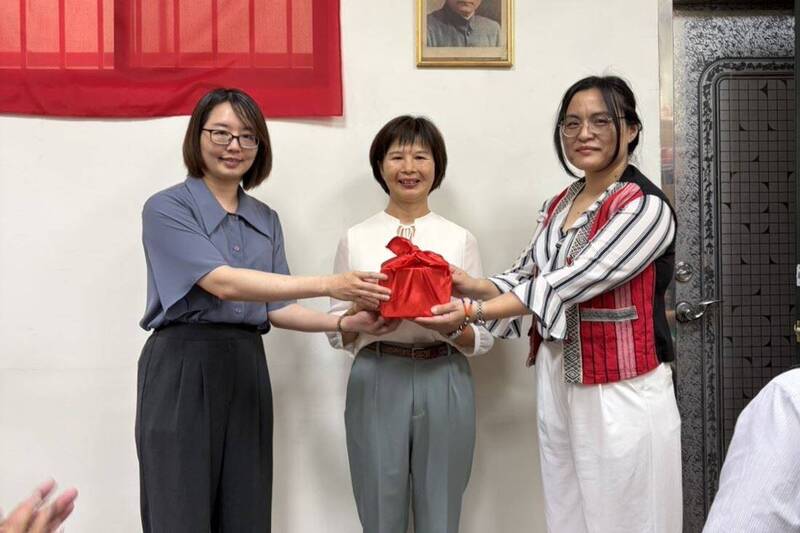 賽夏族朱巧文接掌新竹五峰戶政所 打造原鄉暖心戶政服務