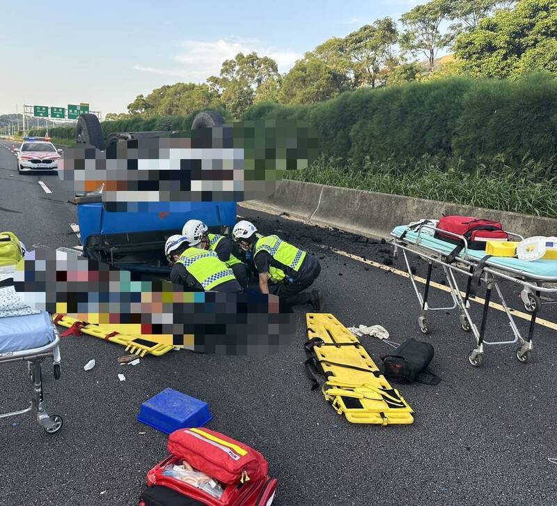 國3通霄段2車碰撞翻覆 南下車流回堵至少1公里
