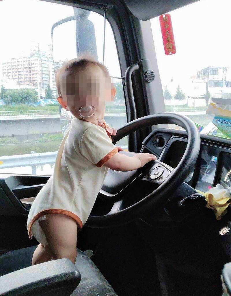 彰化10月大女嬰疑遭虐猝死 生父淚訴她一生「1/3在拖車度過」