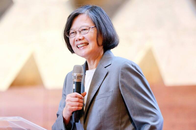 真正有錢女生長怎樣?蔡英文被點名 竟丟「自己梗圖」神回笑翻萬人